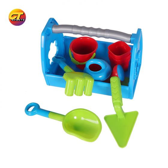 Outdoor sand toy kit comes with ball, shovel, spray bottle and mold